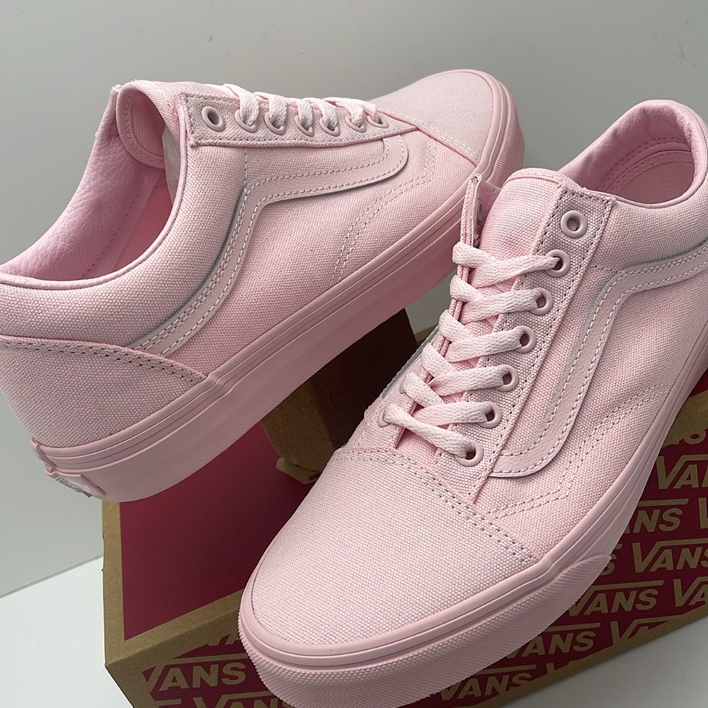 Vans Men's Pink Sneakers Classic Design Old Skool
Pastel Mono Pink
VN000CT8PNK - Picture 10 of 16